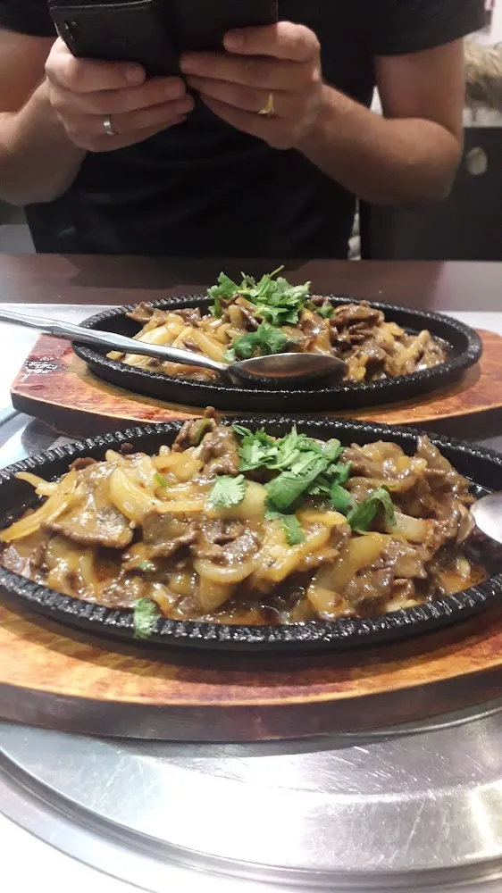 Bœuf Sauté Aux Oignons